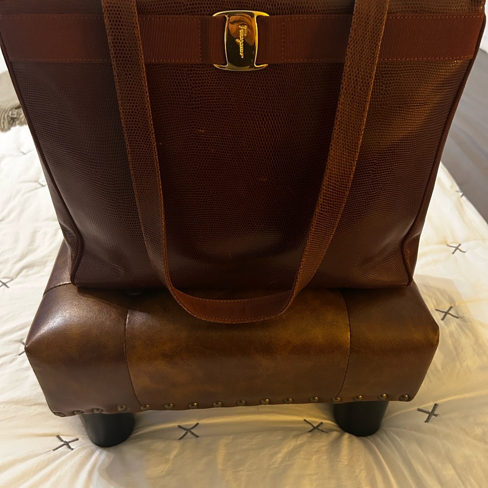 ***SOLD*** Salvatore Ferragamo Vara Tote bag